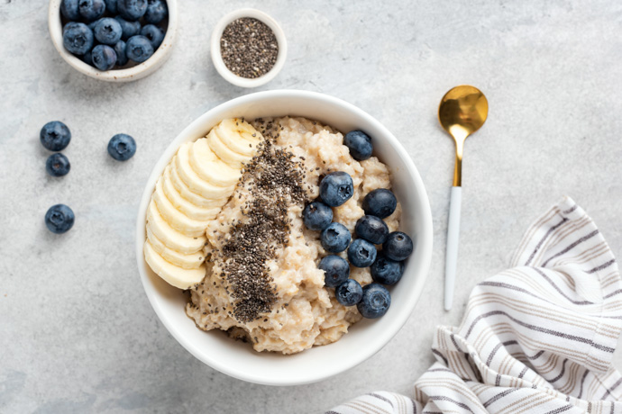 Desayuno con alimentos buenos para el corazón.