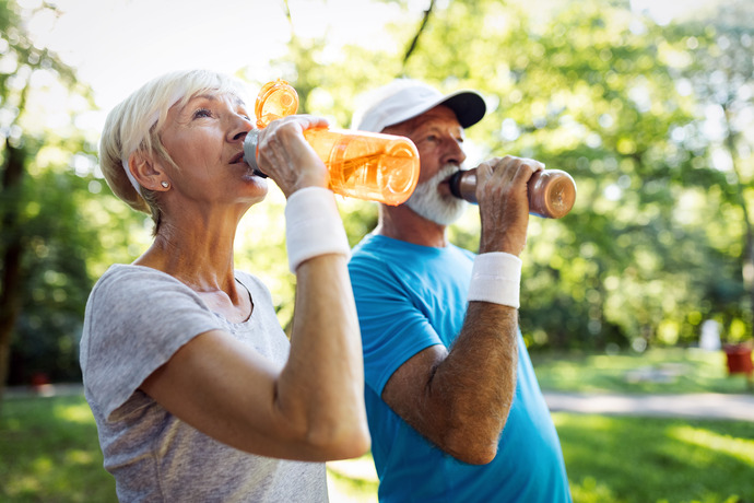 El deporte es una de las formas en la que el cuerpo humano pierde agua.